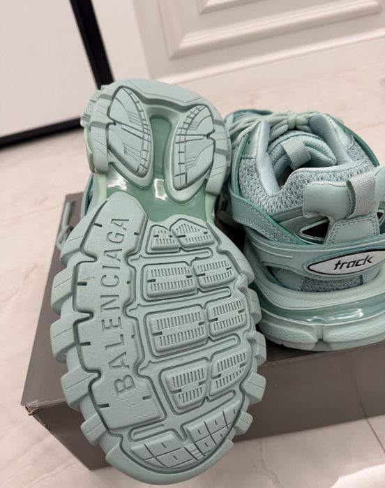 Balenciaga track led