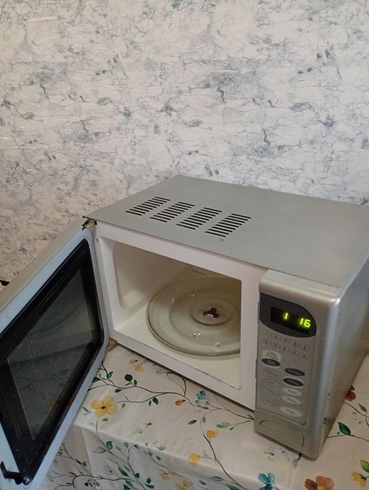 Cuptor microunde electric