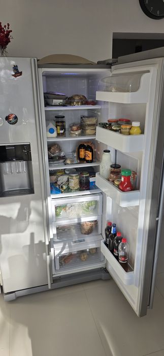 Frigider Samsung Side by Side