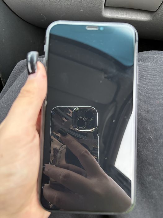 Продам телефон Айфон iPhone 11