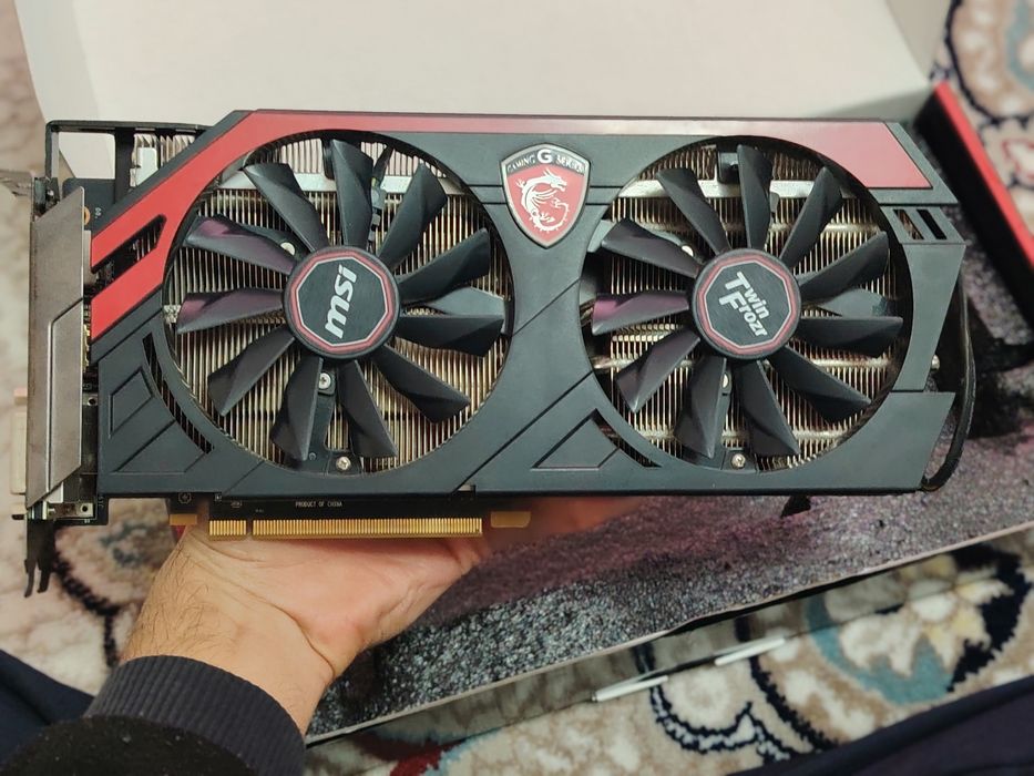 Продам видеокарту R9 290 4gb Msi