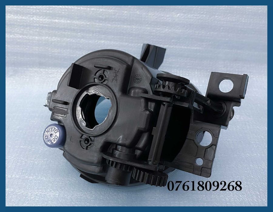 Proiector / Far ceata NOU stanga VW Touareg 7L (2002 - 2010)