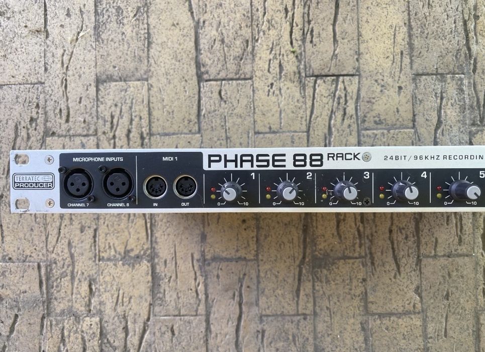 Terratec Phase 88 rack