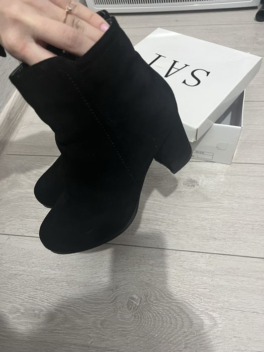 Дамски обувки номер 36