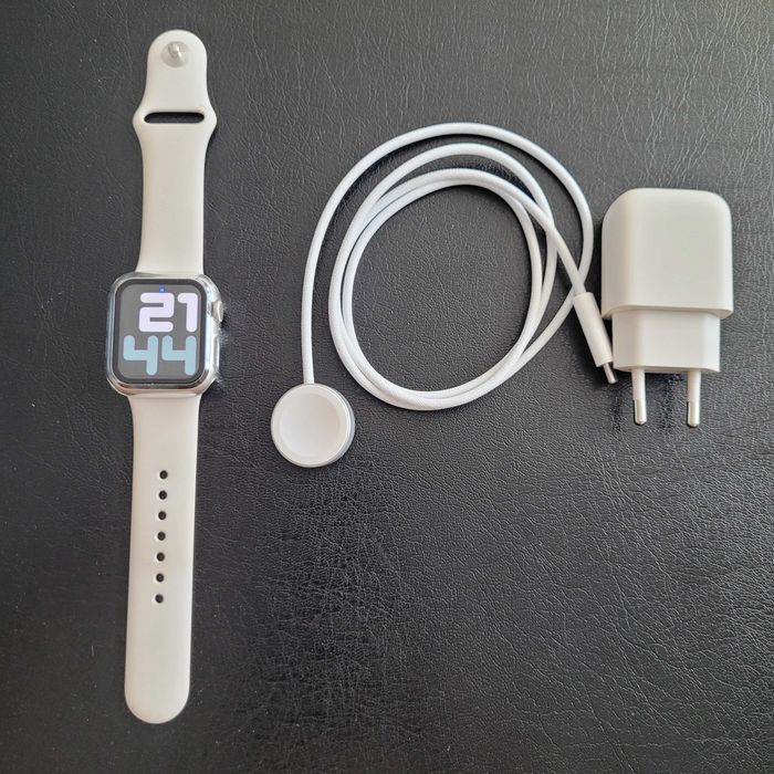 Apple Watch SE (2025), GPS, Carcasa Starlight Aluminium 40mm marime s-m