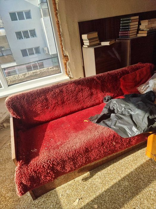 Подарявам мебели и дивани