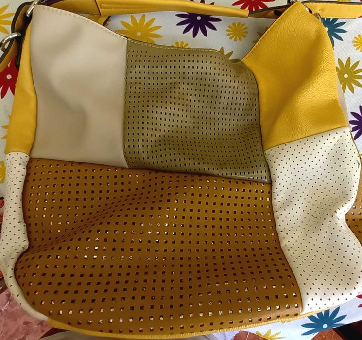 Многоцветна чанта