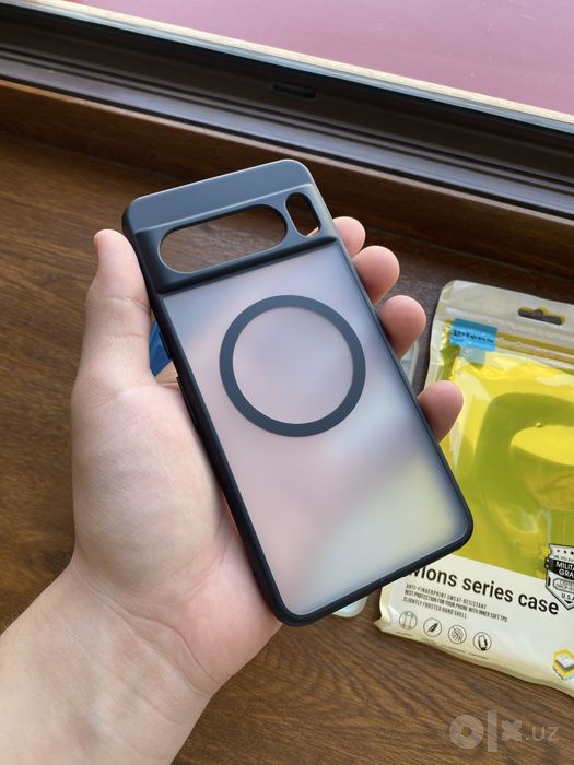 Google pixel 8 pro chehollari sotladi