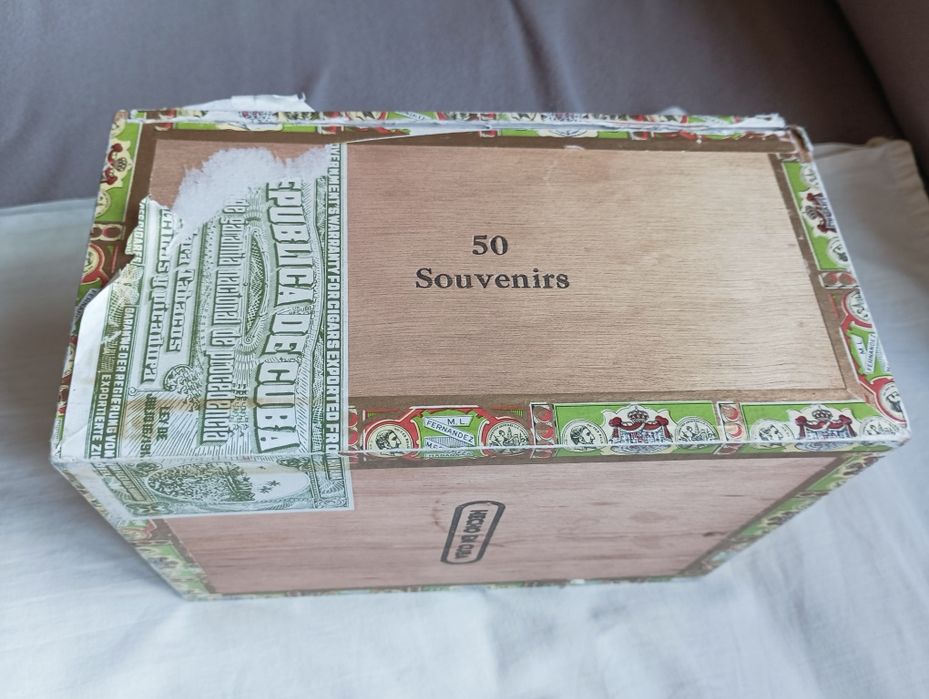 Кутия от пури и цигари