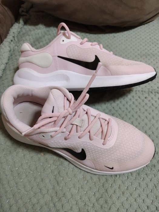 Дамски маратонки Nike 39  номер