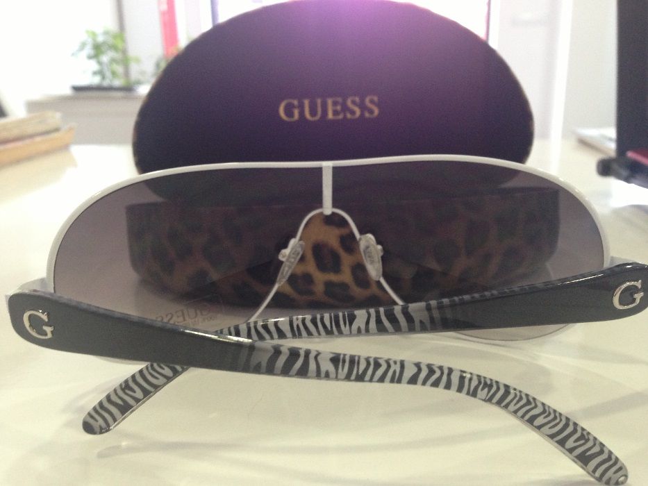 Нови оригинални очила на Guess