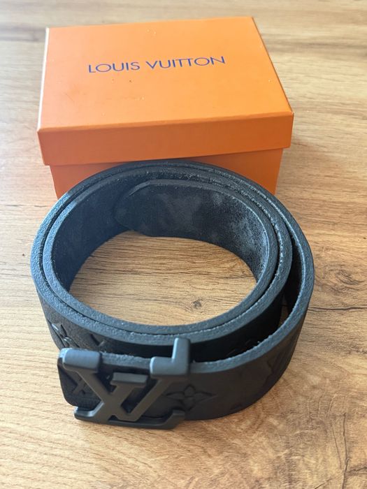 Louis Vuitton LV Initiales 40 mm с черна матова катарама