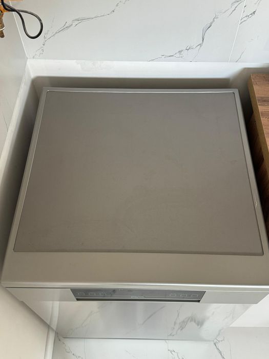 Продам посудомоечную машину