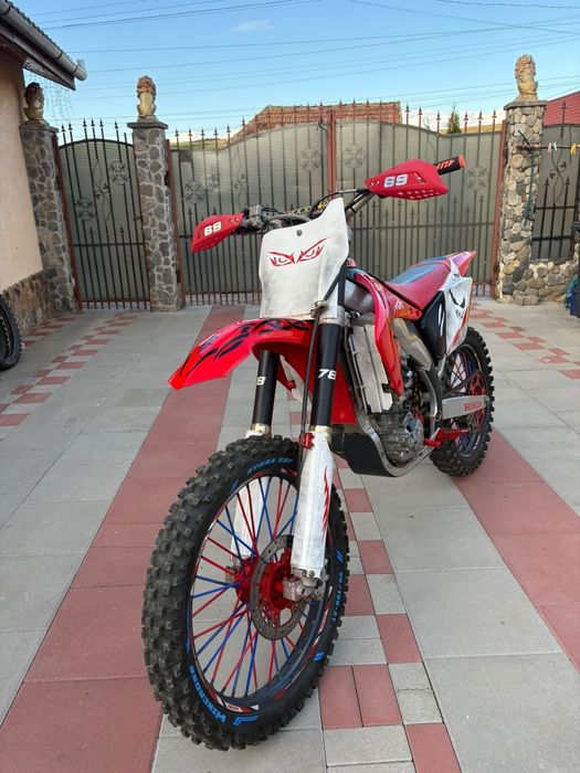 Honda crf 450    .