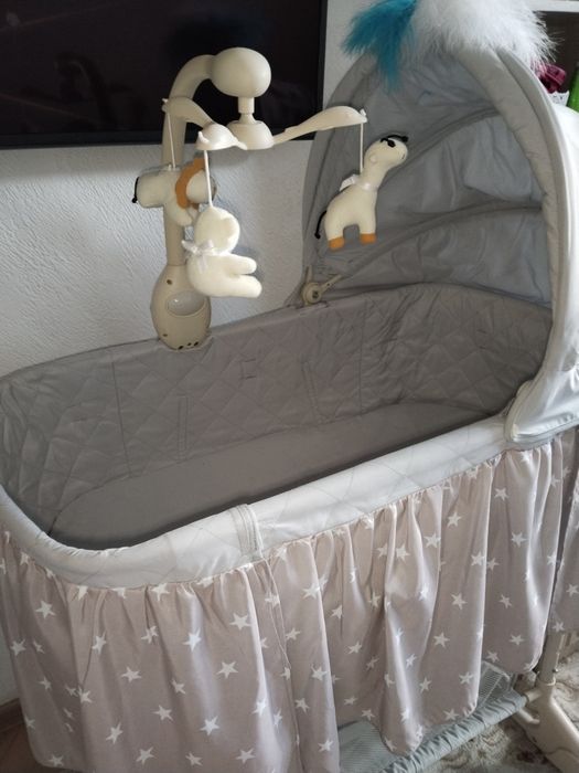 Продам детскую кроватку для малышей