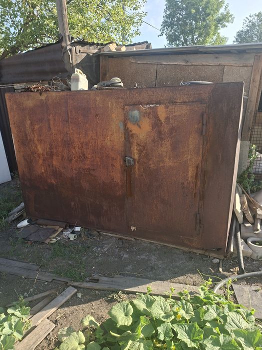 Продам железную будку