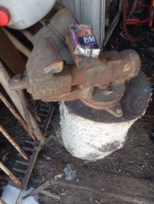 Продам тиски ссср