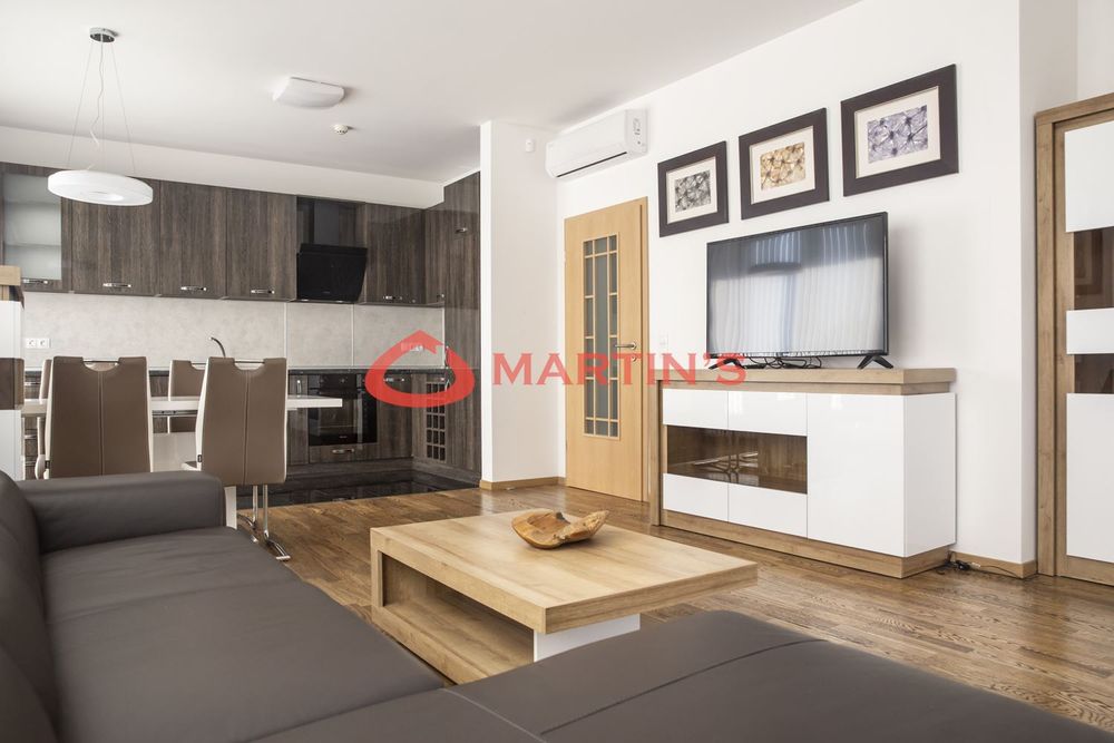 Дава се под наем Тристаен апартамент в София, Изток - 120 кв.м за 1077.12 € - Снимка #1