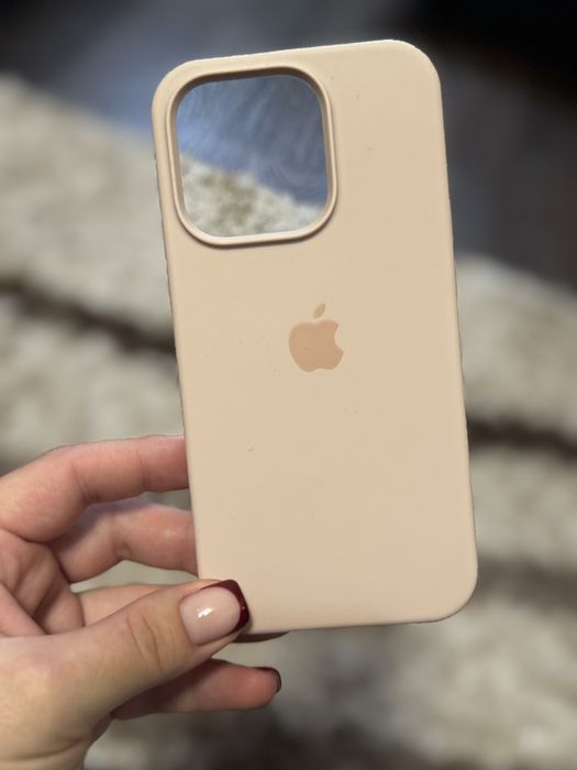 Продам чехлы на Iphone