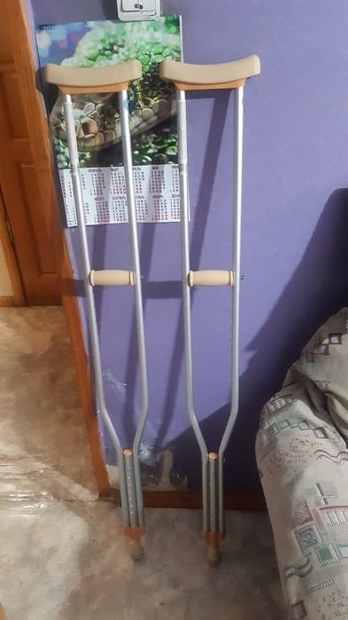 Продается костыли  б/у.
.