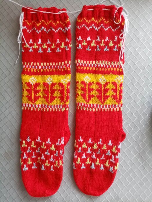 Плетени чорапи за народна носия