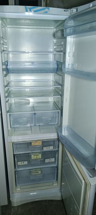 Продам холодильник Индезит