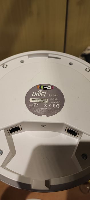 Точка за достъп Unifi AP Pro