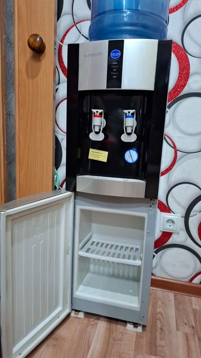 Кулер/диспенсер для воды