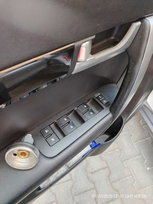 Chevrolet Captiva 2.4 4x4 Юбилейно издание 7 места Газ/Бензин 2012 г.