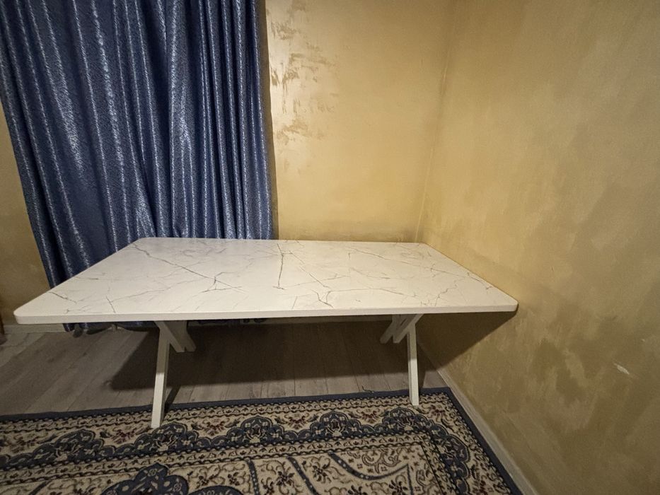 Продам стол с 8 стулями