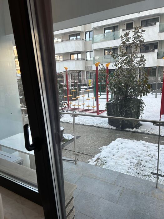 Închiriez apartament 2 camere (loc parcare inclus) Royal Town - Iasi