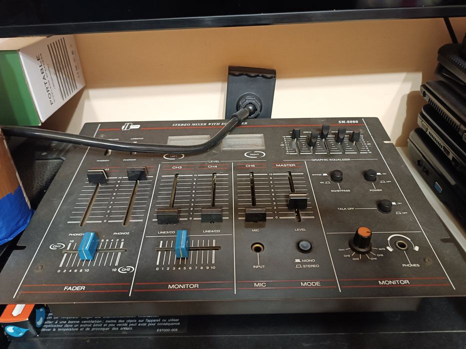 De vânzare scule muzică