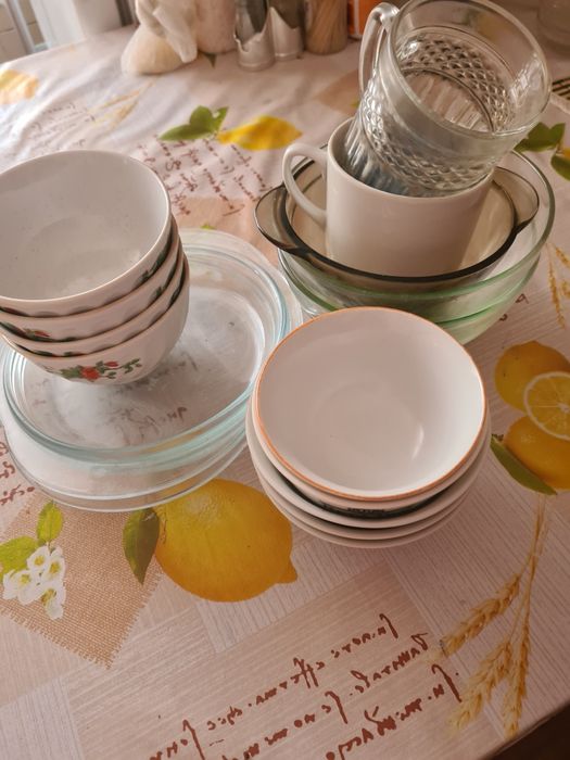 Продам посуду  в хорошем состоянии