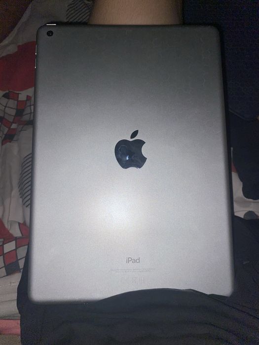 Продам айпад идеал