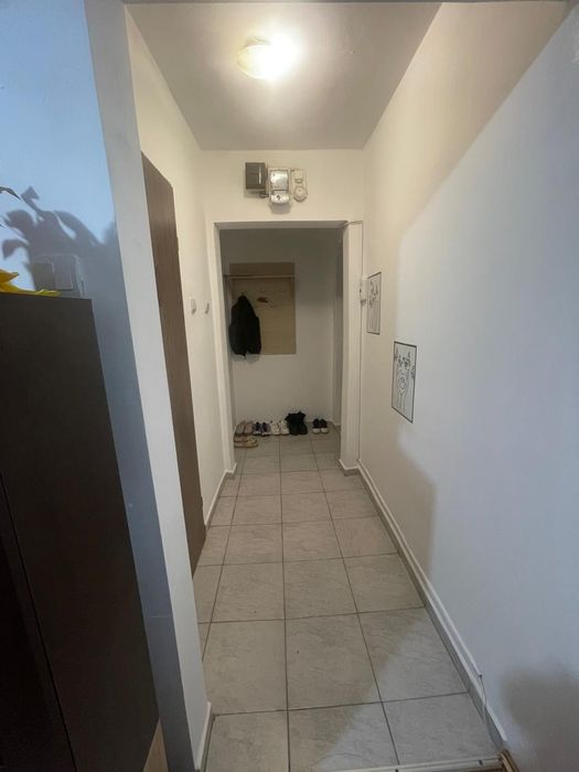 Vând apartament cu 2 camere in Valea Roșie