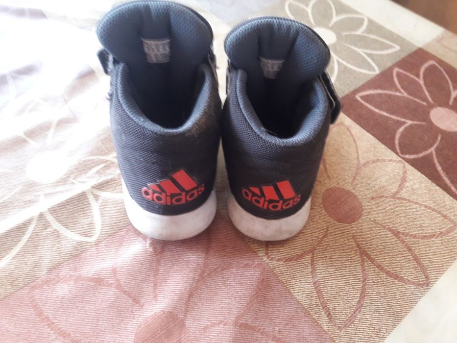 Кецове Adidas :)
