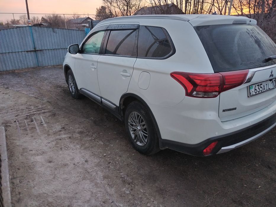 Mitsubishi outlander