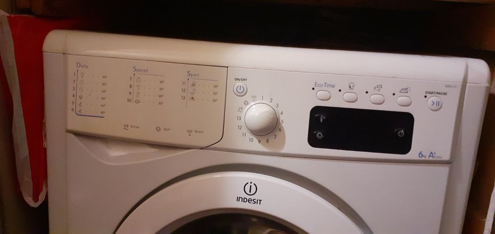 Пералня Samsung SWF6003E-150 лв. и пералня Indesit IWE6125 - 200 лв.