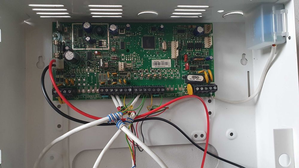 Сот комплект Paradox Spectra SP5500 с дистанционно у-е