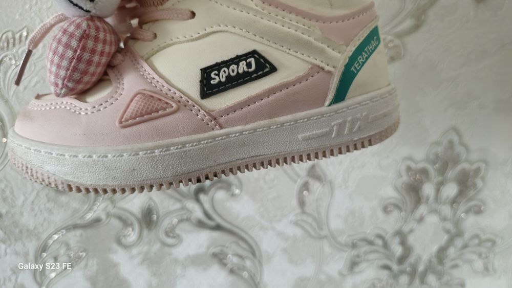 Детские кроссовки для девочки