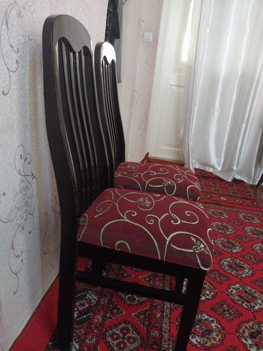 Stul sotiladi 12 dona