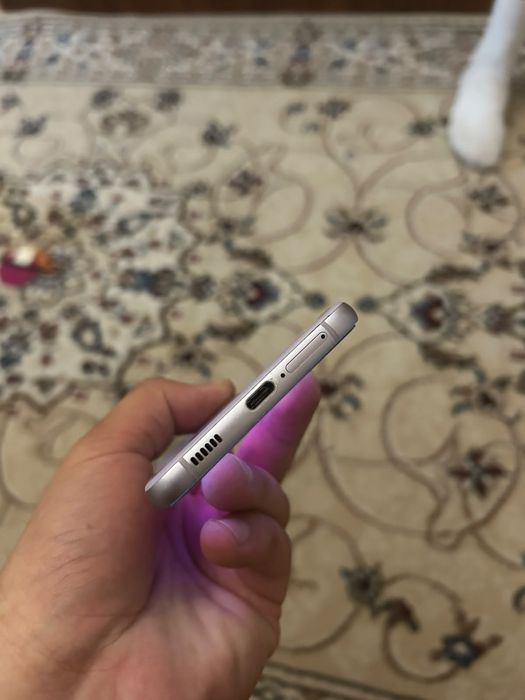 Продам Samsung S21 FE 5G