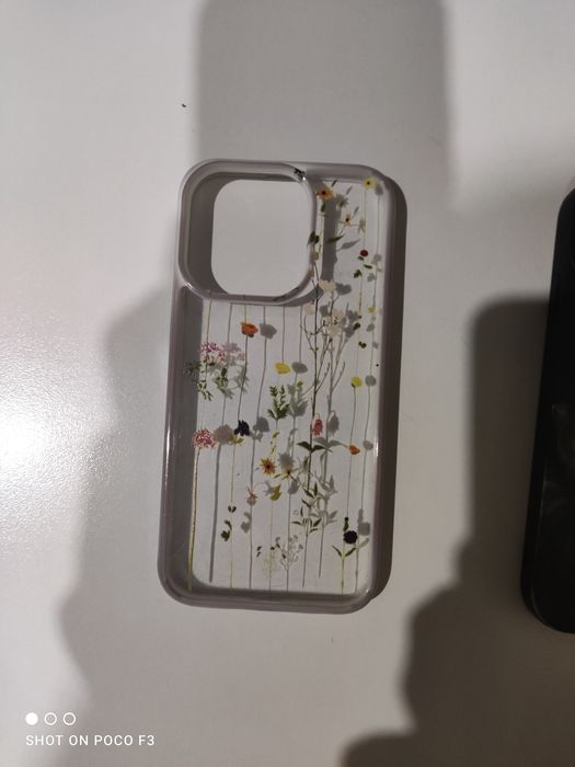 Чехлы на iPhone 15 pro