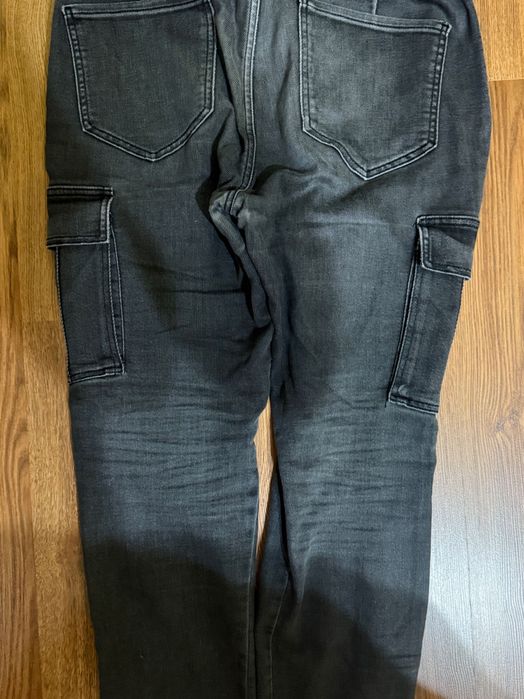 Карго Панталон. Чисто нов, много запазен карго панталон!