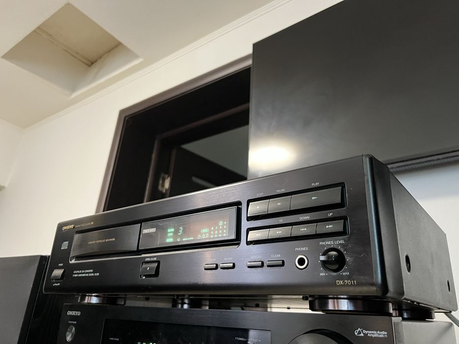 Cd-player Onkyo DX-7011 impecabil