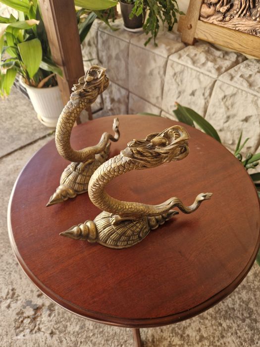 Чифт страхотни антикварни бронзови държачи за завеси от 19 век