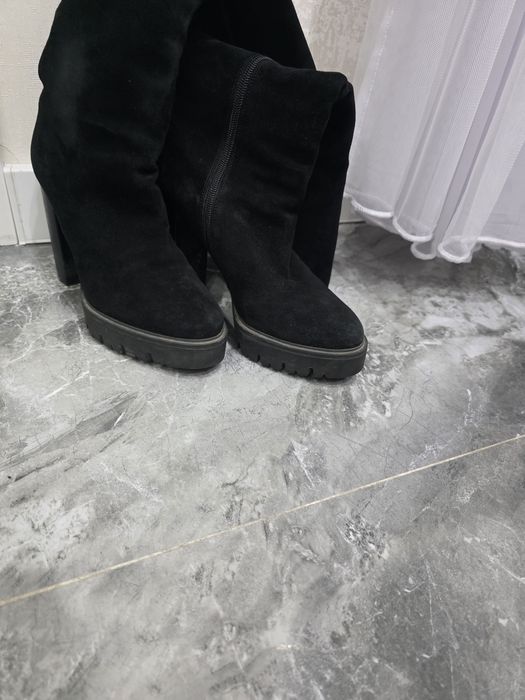 Замшевые зимние сапожки