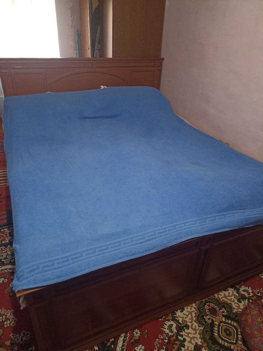 Uy jihozlari yumshoq mebellar va shkaf