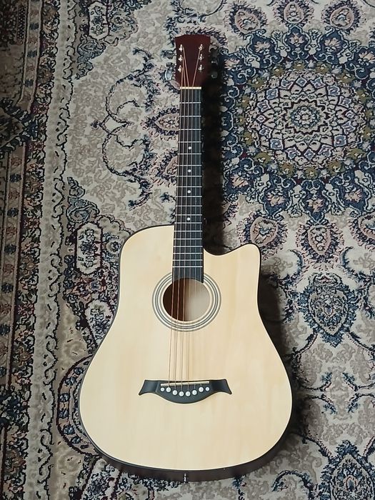 Gitara sotladi srocna