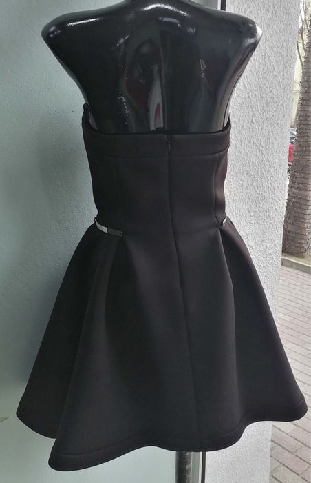 Рокля Herve Leger Alessa Avin Bershka Shoeaquarium Barcode